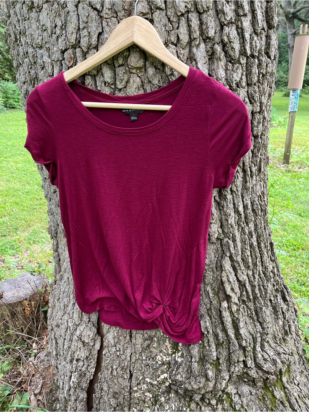⭐️Rock & Republic Knotted Front T-Shirt in size S